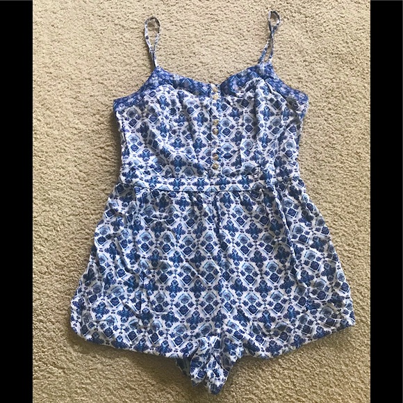 🆕🔥AMERICAN EAGLE 🦅 REALLY CUTE SPAGHETTI STRAP ROMPER/SO SOFT&FLOWY NWOT!! - Picture 4 of 9